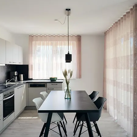 A7 Pine Hill - Mit Zwei Bädern&überdachtem Balkon, Zugang Zu Vielen Gemeinschaftsräumen Zirchow
